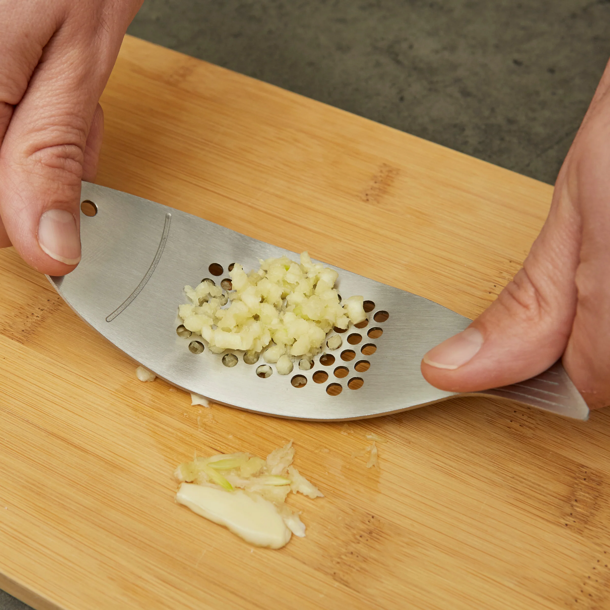 Fish Garlic Press - Image 3