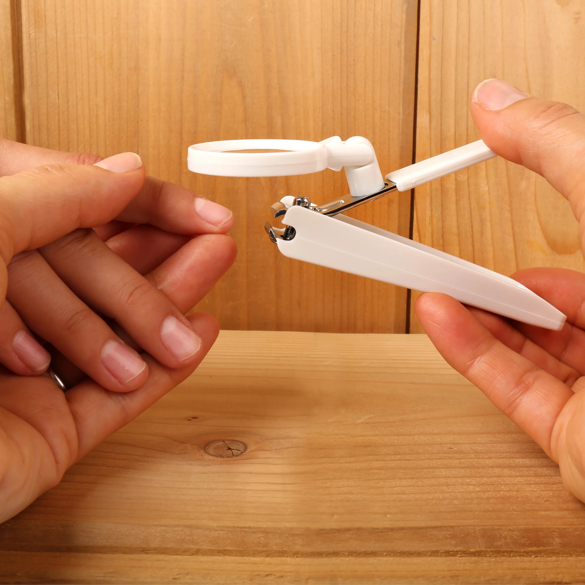 Magnifying Nail Clippers - Image 3